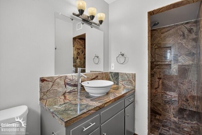 Building Photo - Charming 3Bdm 2Ba Home with Private Backyard in Phoenix!