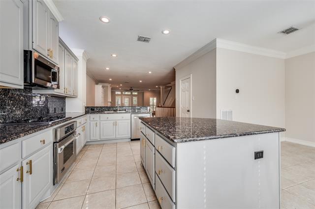 Building Photo - 3935 N Hall St