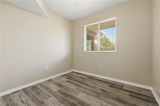 Building Photo - 6321 Aragon Way