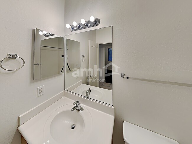 Building Photo - 3638 E Janelle Way