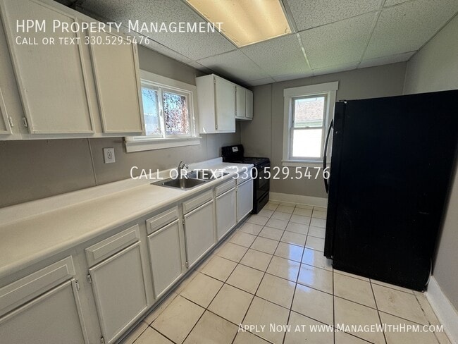 Building Photo - 713 Garfield Ave SW