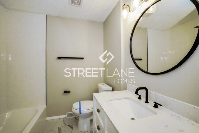 Building Photo - Spacious 4 bedroom home in Columbus!