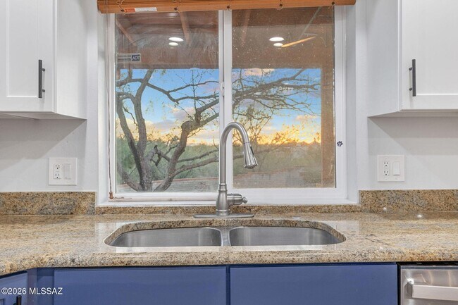 Building Photo - 3721 N Sierra Madre Dr