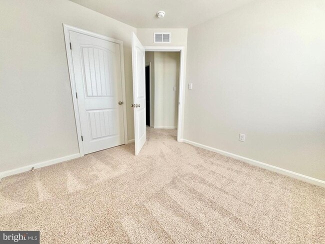 Building Photo - 405 Little Eden Wy