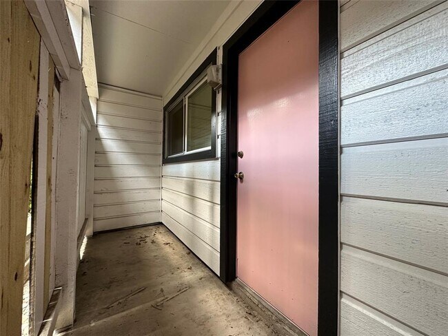 Building Photo - 301-329 Ave