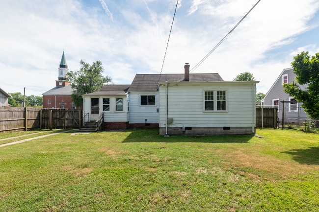 Building Photo - 304 Hammond St
