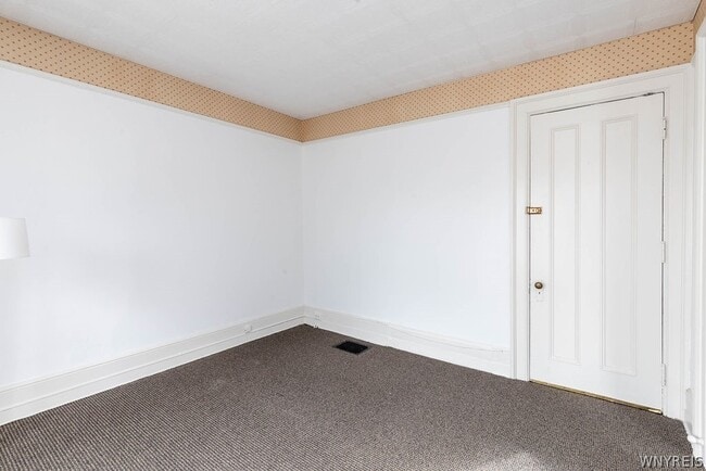 Building Photo - 493 Delaware Ave