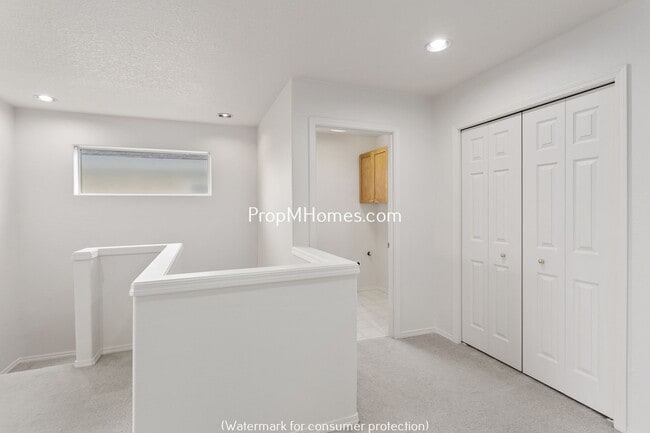 Building Photo - Wonderful Three Bedroom Plus Office In Bea...