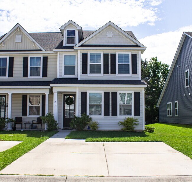 Primary Photo - 212 Kirkland St