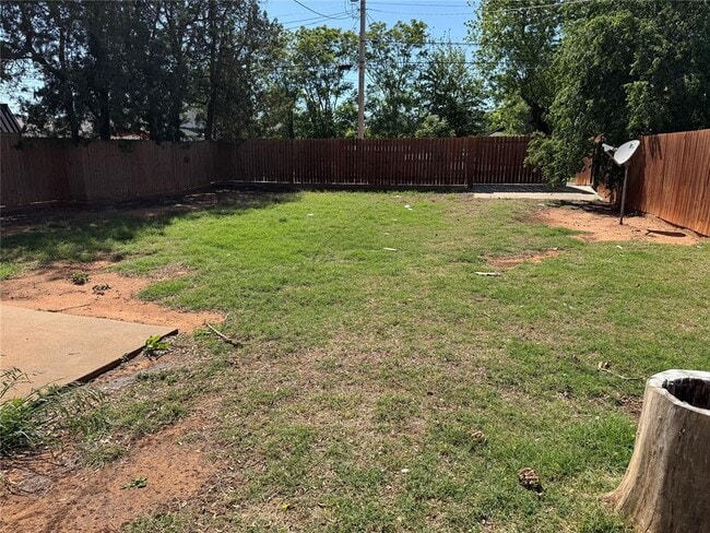 Building Photo - 609 N Caddo St