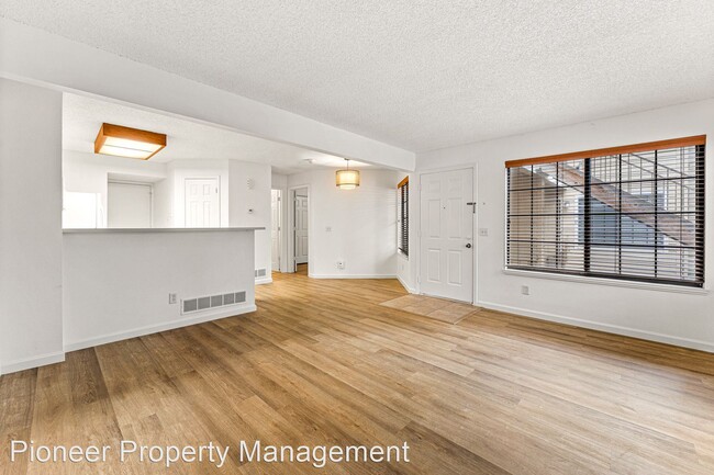 Building Photo - 2 br, 1 bath House - 940 S Dahlia St #A