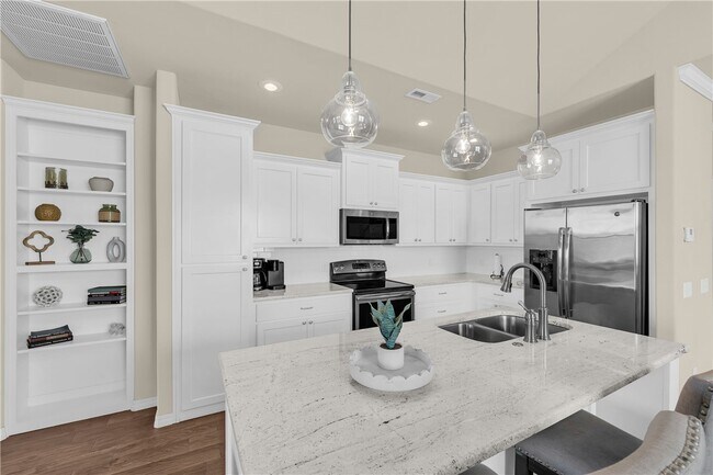 Building Photo - 442 SW Glover St