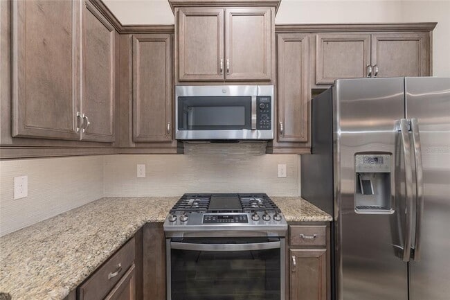 Building Photo - 5587 NW 40th Pl