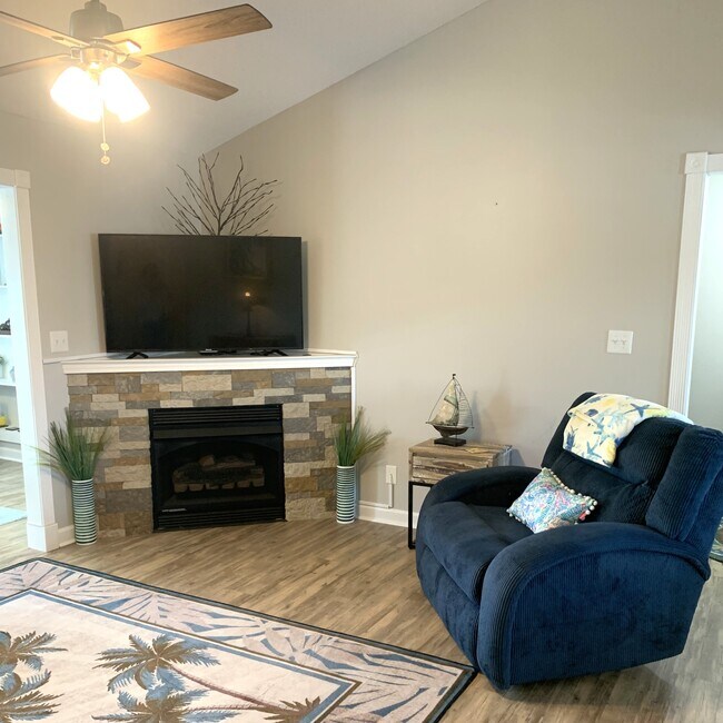 Building Photo - 500 Willow Green Dr