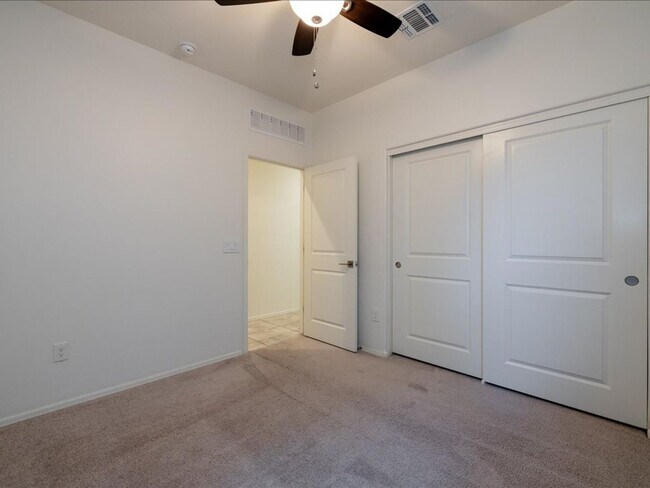 Building Photo - Modern Comfort Meets Community Living – 3 Bed, 2 Bath Beauty with Resort-Style Amenities!