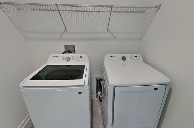 Building Photo - 3132 Country Side Dr