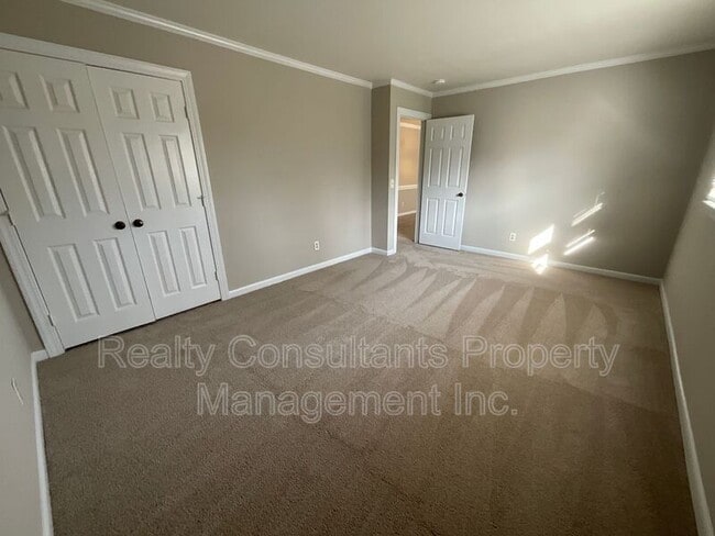 Building Photo - 1006 W Barton St