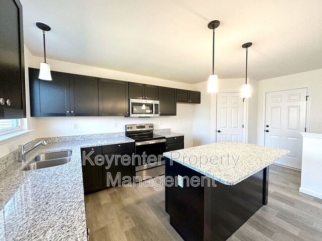 Building Photo - 350 Hammerstone Dr