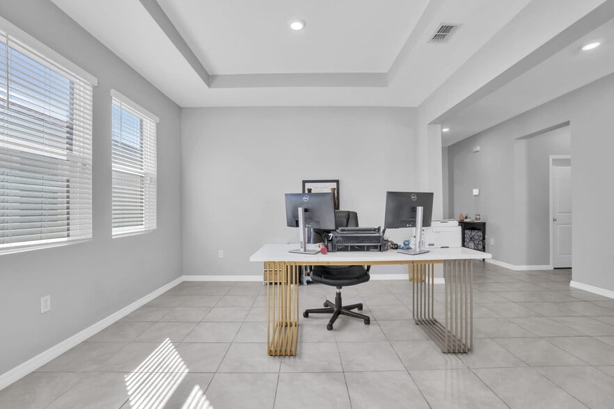 Building Photo - 528 Ocean Spray Dr