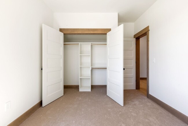 Building Photo - Brand New-Gorgeous 4 Bedroom Home! 3 Car G...