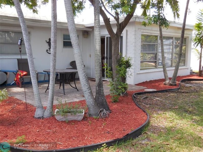 Building Photo - 3050 NW 1st Ave