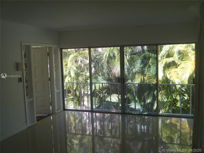 Building Photo - 2430 SE 17th St