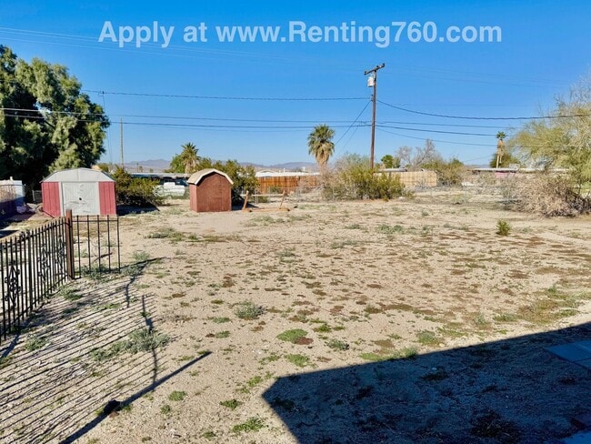 Building Photo - Updated 4 Bed 2 Bath Home!