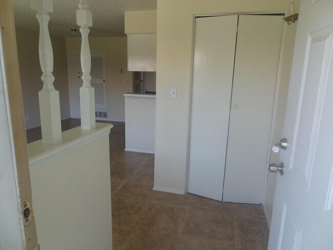 Building Photo - 3905 Flory Ave