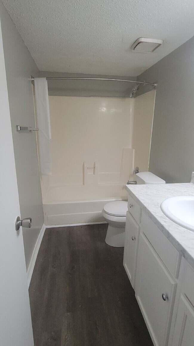 Building Photo - 906 Candlewood Dr NW