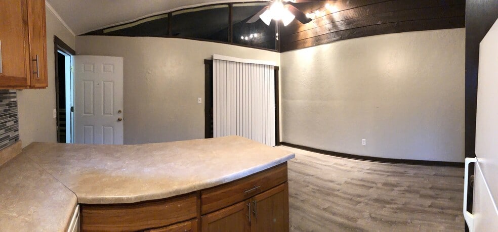 Building Photo - 1356 Linda Ann Dr