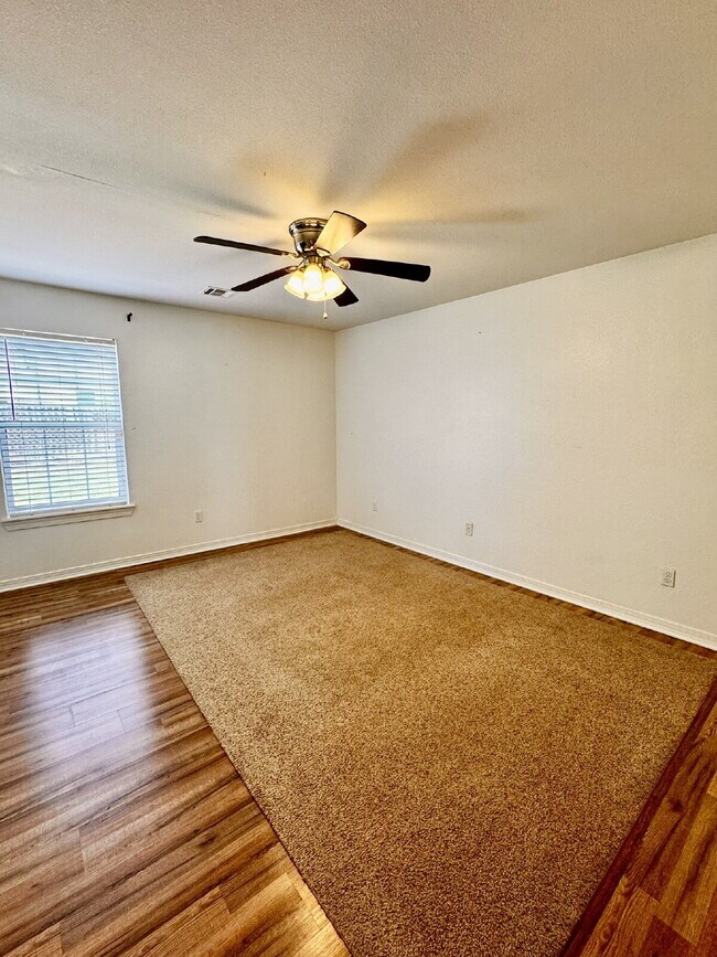 Building Photo - 659 Frances Dr