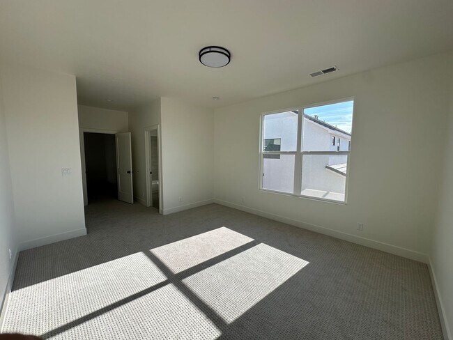 Building Photo - Desert Horizon!! BEAUTIFUL BRAND NEW 4 bed...
