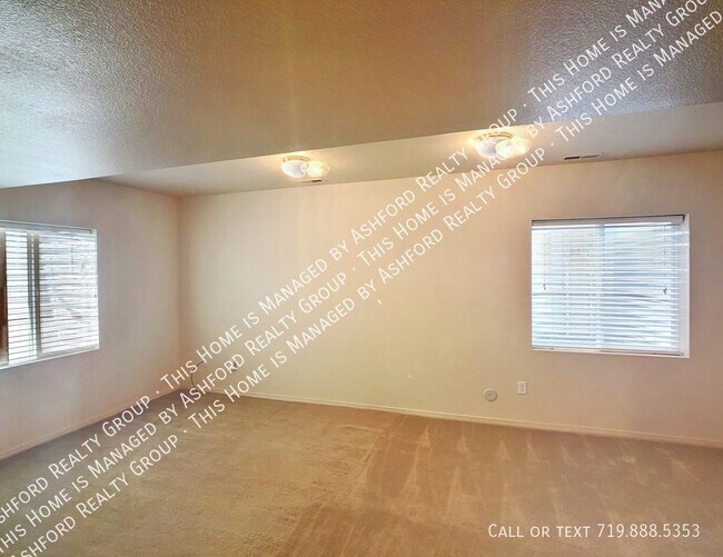 Building Photo - 3314 Castellon Dr