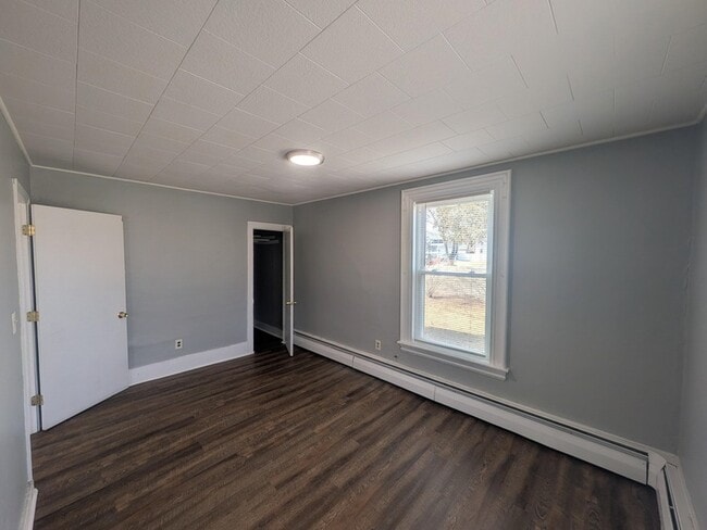 Building Photo - 31 Chestnut St