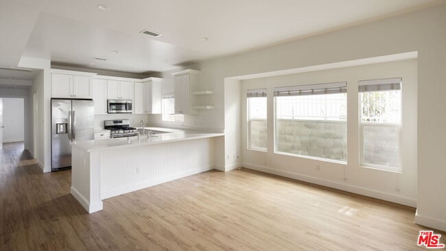 Building Photo - 727 N La Fayette Park Pl