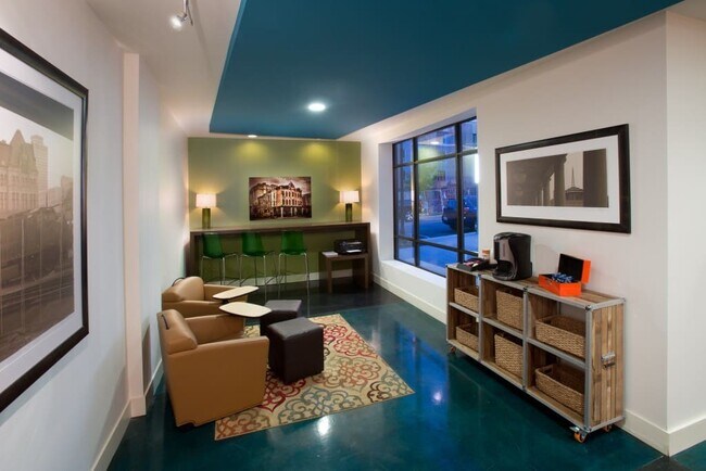 Building Photo - 33 Peabody St