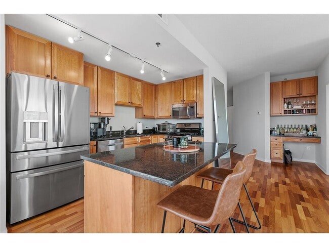 Building Photo - 929 Portland Ave