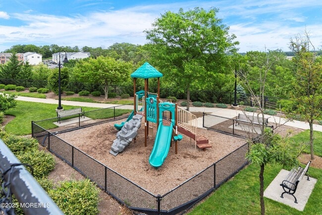 Building Photo - 62 Woodmere Dr