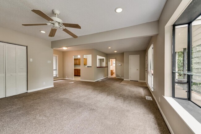 Building Photo - 1440 Moran Dr