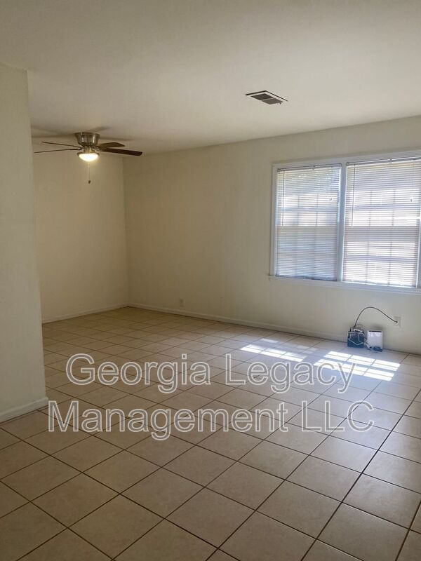 Building Photo - 272 Lawrenceville St