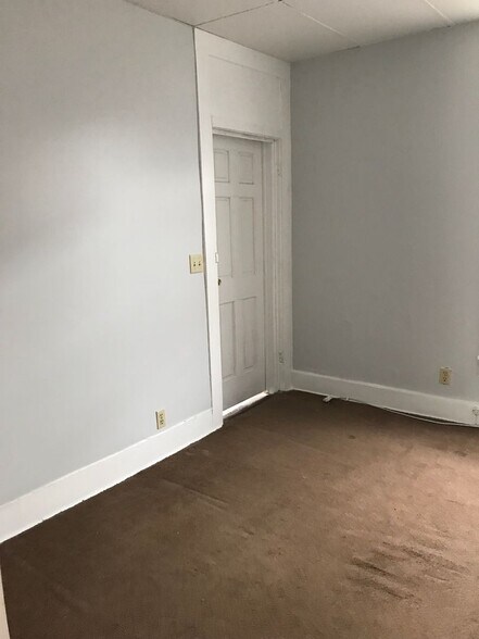 Building Photo - 718 Brown St