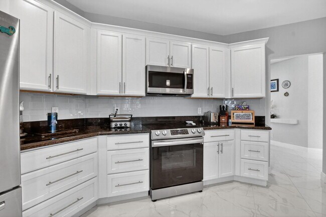 Building Photo - 6502 Via Benita