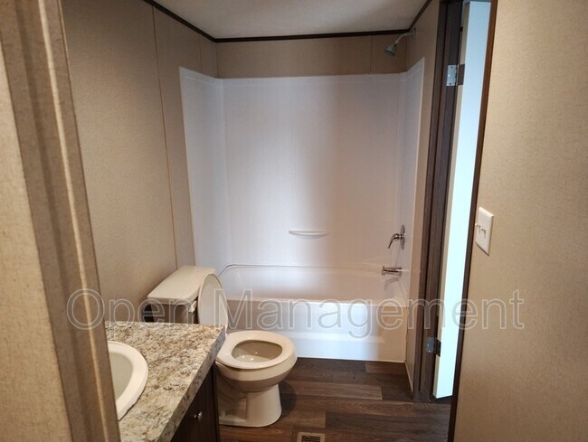 Building Photo - 24 Erin Ln