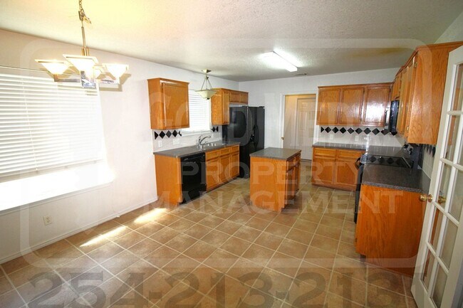 Building Photo - 4302 Hank Dr