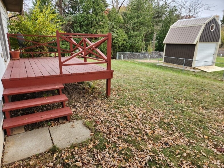 Building Photo - 2845 Woodale Ave