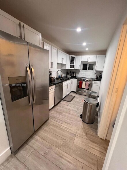 Building Photo - 3675 SW 26th St