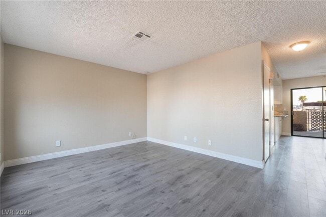 Building Photo - 3929 S Torrey Pines Dr