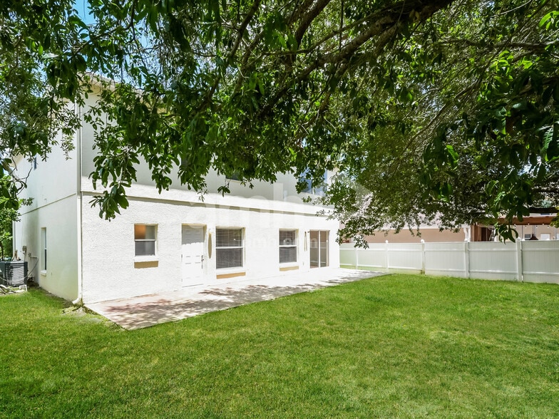 Building Photo - 2175 Hammock Moss Dr