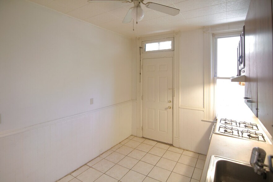 Building Photo - 618 West St