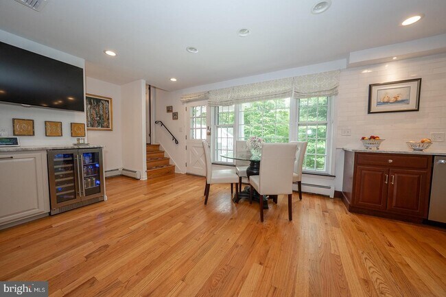 Building Photo - 337 Crum Creek Ln